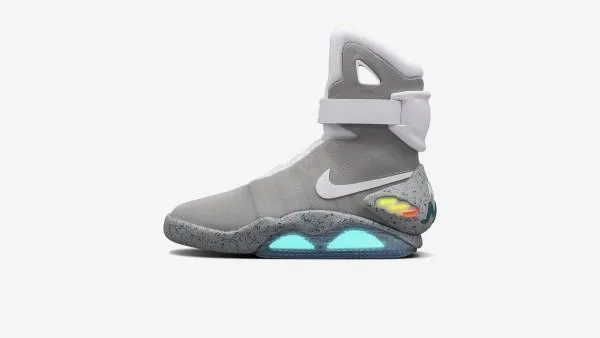 耐克推实现自动绑鞋带功能的nikeairmag