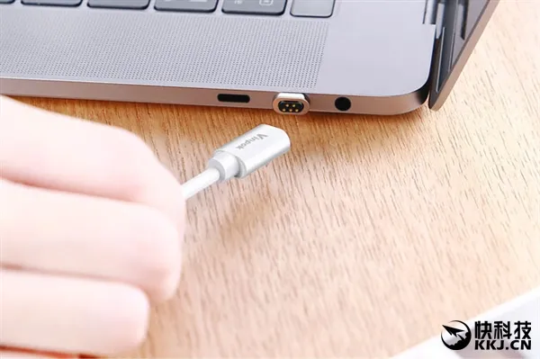 被USB-C坑哭！新MacBook Pro“MagSafe”接口回归