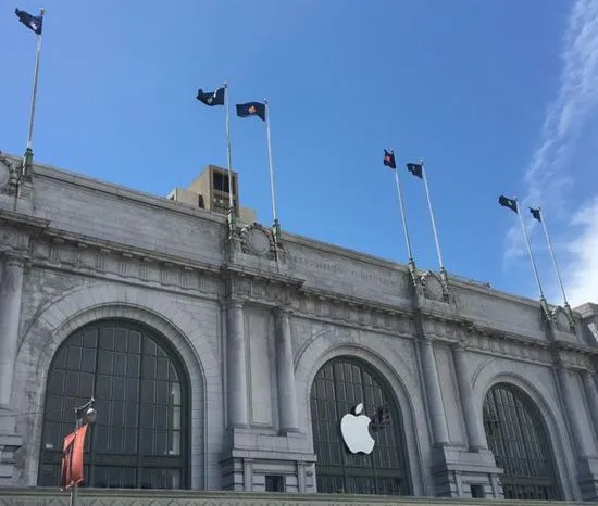 苹果已在比尔·格雷厄姆市政礼堂开始WWDC装修