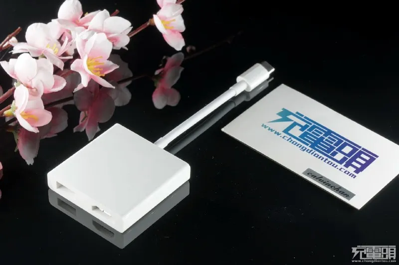 小米USB-C至HDMI多功能转接器ZJQ01TM拆解