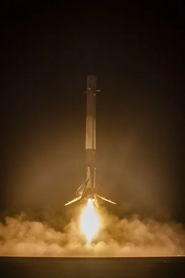 SpaceX分享猎鹰9号回收任务特写照