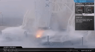 SpaceX上周末顺利实现两次猎鹰9号火箭回收