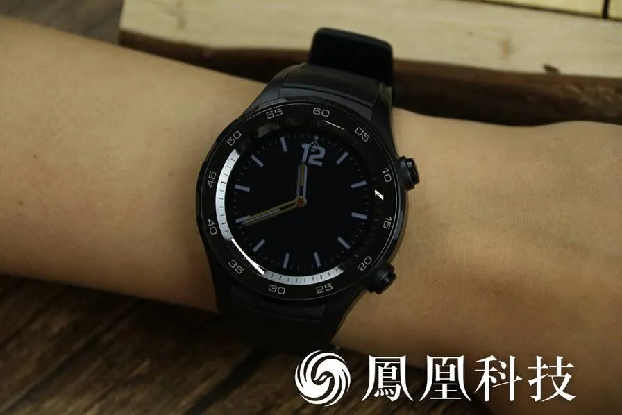 HUWEI WATCH 2体验：贴身运动伴侣 不再依赖手机