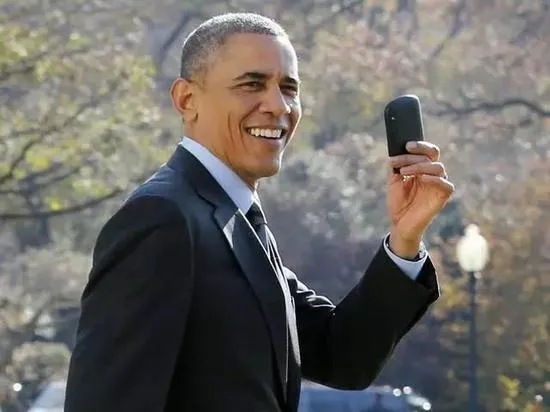 曾让奥巴马爱了7年的黑莓手机，如今要杀回来了