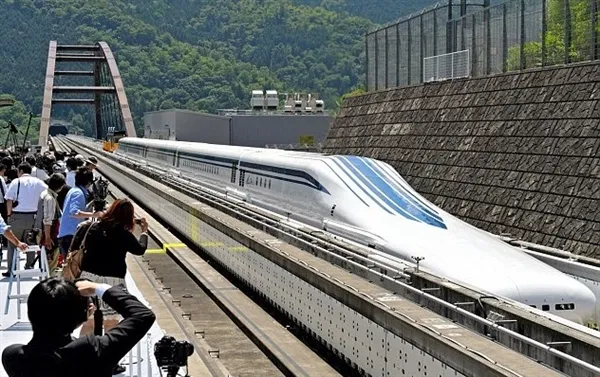 地球最快磁悬浮列车：560km/h突破地表速度极限！