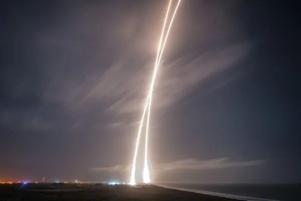 SpaceX分享猎鹰9号回收任务特写照