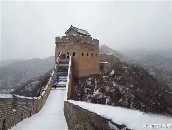 北京初雪如约而至 网友开启晒图模式