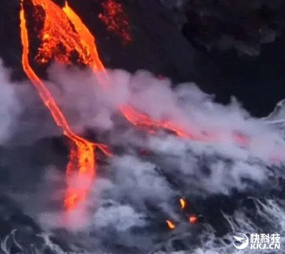 诡异！夏威夷火山爆发：火山口竟露出“笑脸”