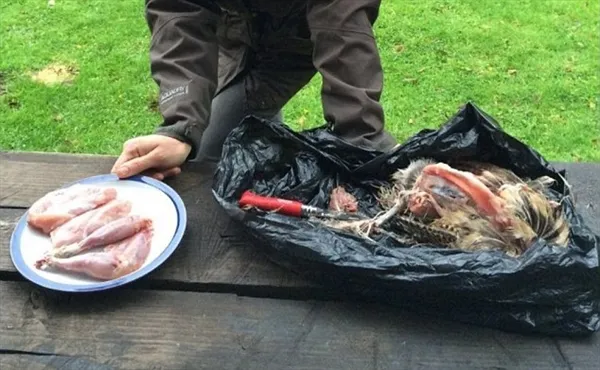 女子只吃自己打猎动物肉食：称有助于保护环境