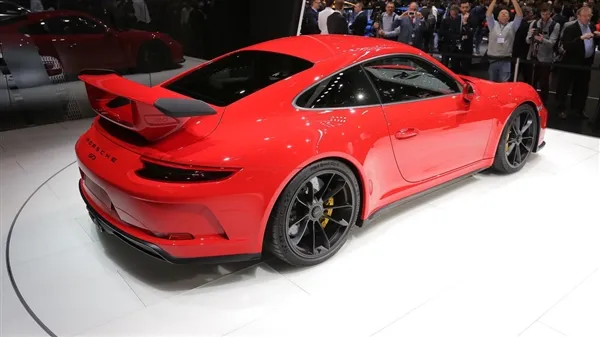 保时捷新911 GT3发布！六速手动榨干最后一丝动力