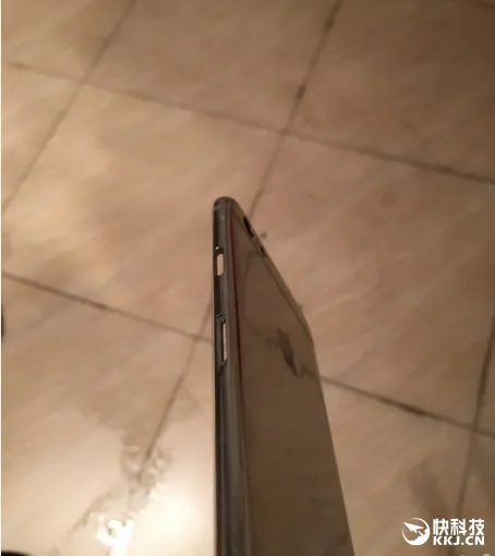 iPhone 6S后壳氧化变蕾丝：这解决方案苹果服了