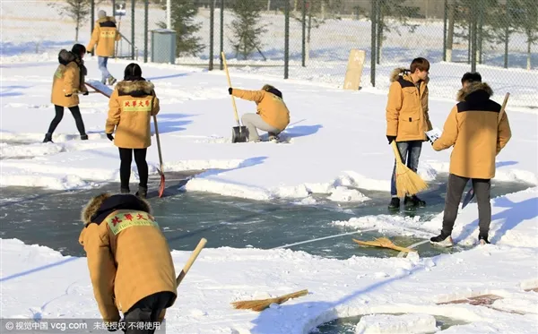 看哭！吉林大学生雪地作画致敬科比：惟妙惟肖