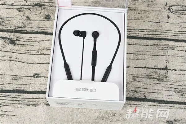 BeatsX无线耳机开箱图赏：轻巧 顺便还能装个……