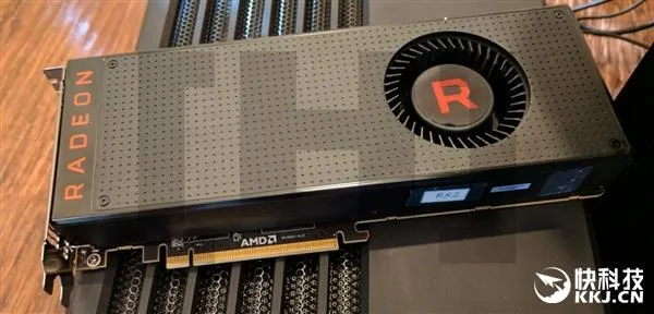 AMD RX Vega显卡官方美图首曝：看一眼就口水