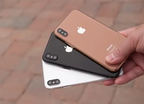 三种配色齐出镜 iPhone 8最新真机视频