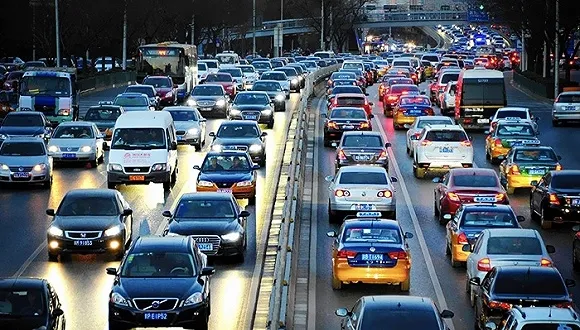 北京拥堵每年损失700亿：高峰出行一小时堵半小时车