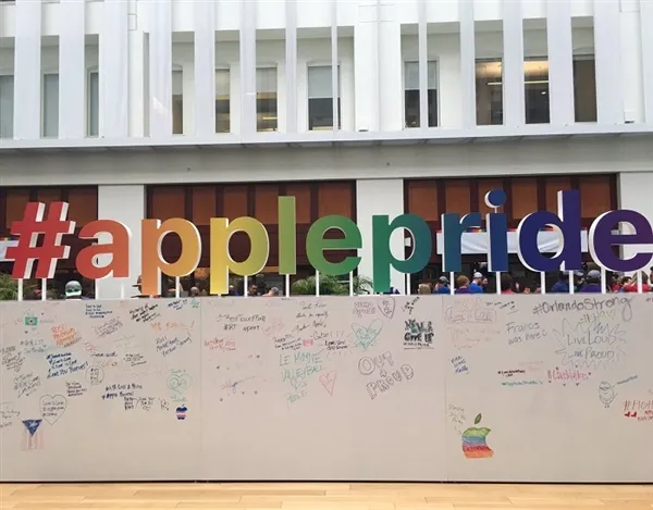苹果员工为这事集体罢工上街骄傲游行：库克狂支持