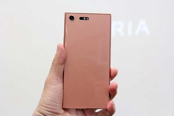 索尼怪兽旗舰也温柔：红铜粉Xperia XZ Premium真机直击