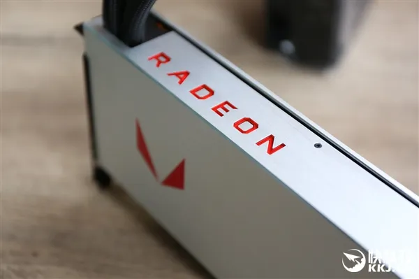 织女星下凡！AMD Radeon RX Vega 64显卡开箱图赏