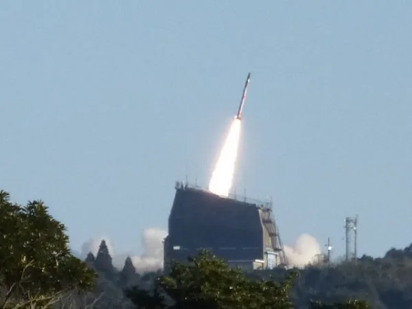 日本试射世界最小型运载火箭失败：坠入太平洋