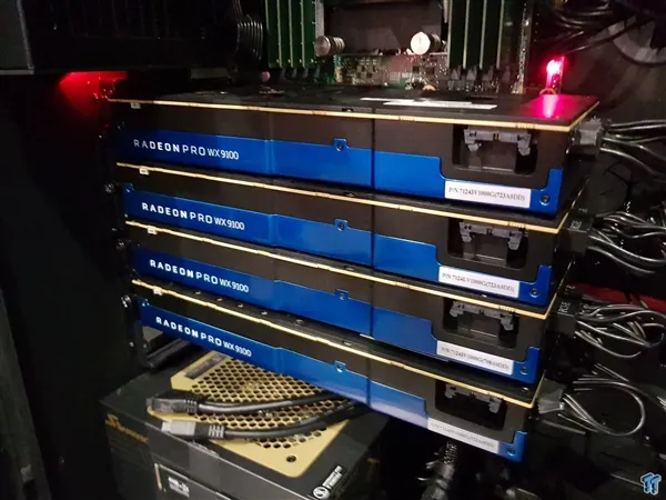 AMD展示WX 9100四卡装机：居然要2台1250W电源镇压