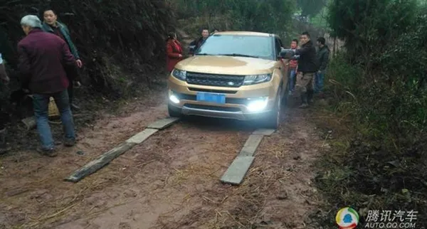 小伙买陆风装路虎充面子：遇山区泥路傻眼了