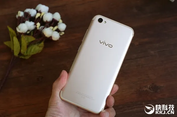 2698元买不买？vivo X9s开箱图赏：小改后更好看了