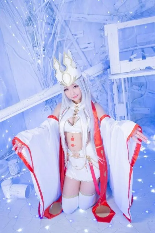 身材火辣颜值爆表！真正大师级Cosplay美女图集