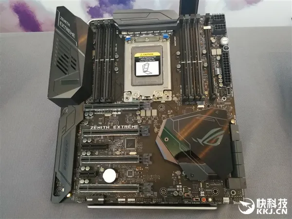 史上最奇葩插座！AMD X399主板大军来袭