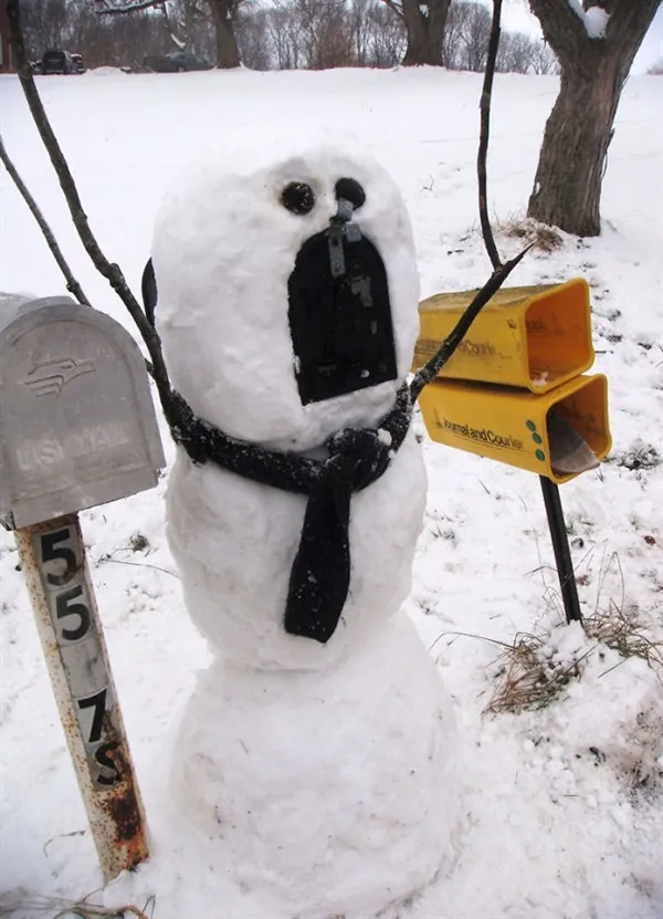 脑洞炸裂！看看老外是怎么堆雪人的