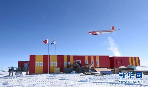 我国首架极地固定翼飞机成功飞越南极昆仑站