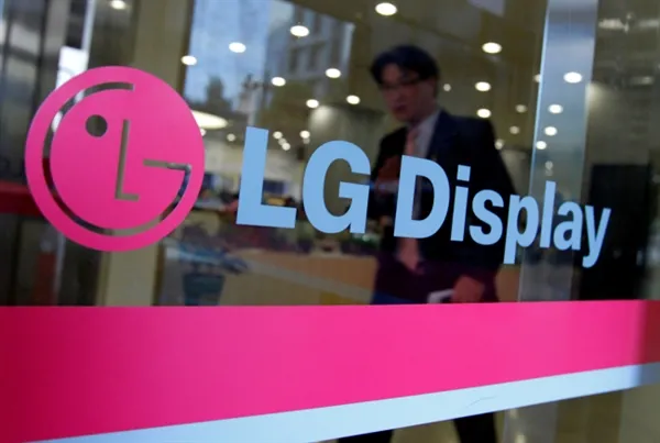 小米第二款曲屏手机曝光：LG OLED产能大增、下半年发