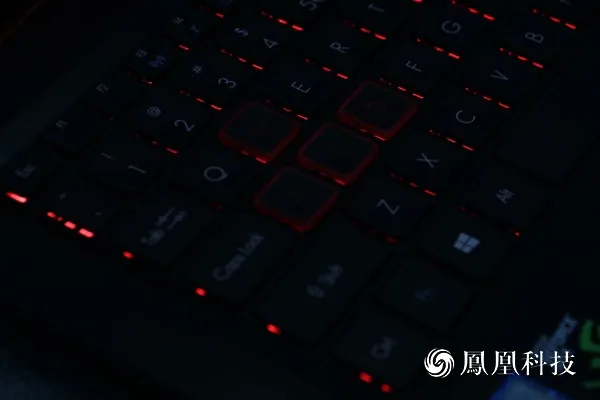 宏碁Aspire VX15体验：黑红配色 全开特效无压力