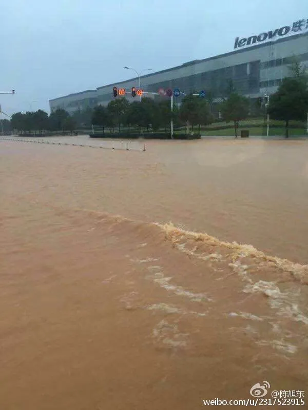 联想武汉工厂因暴雨被大水包围 ZUK Z2线上供应短缺