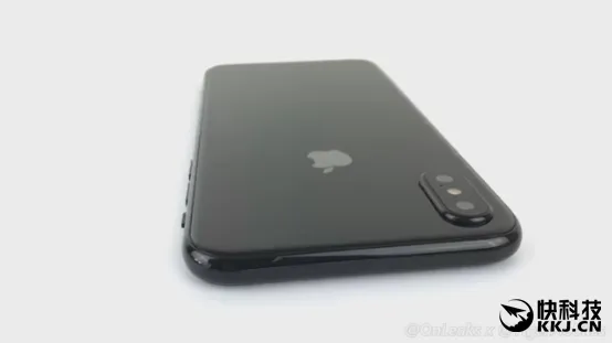 全面屏诱人！iPhone 8亮黑色“开箱”：质感一流