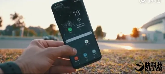Galaxy S8无人机300米高空跌落测试：结果难以置信