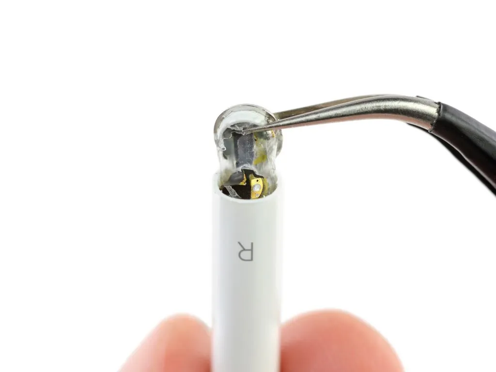 iFixit拆解AirPods：没有修复的可能