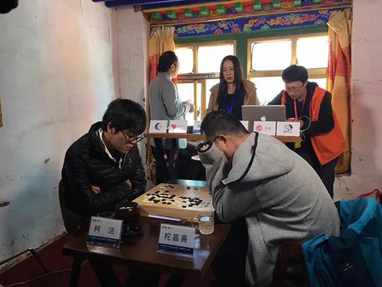 柯洁：围棋很简单，但被AlphaGo虐时就觉得很难了