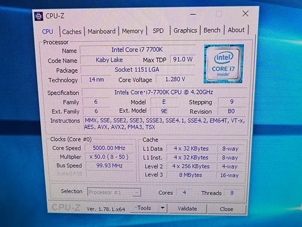 i7-7700K体质太狂！永久5GHz超频风冷攒机