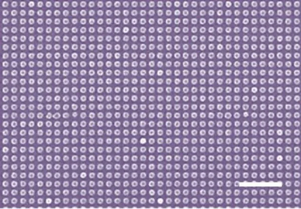 科学家研发纳米级激光印刷技术 分辨率达127000DPI