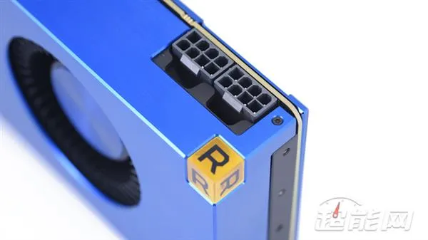 A饭最强信仰！Radeon Vega Frontier显卡图赏