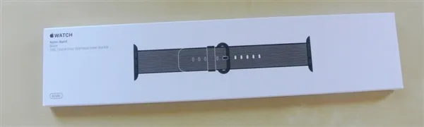 [图]最便宜Apple Watch开箱：尼龙带无廉价感