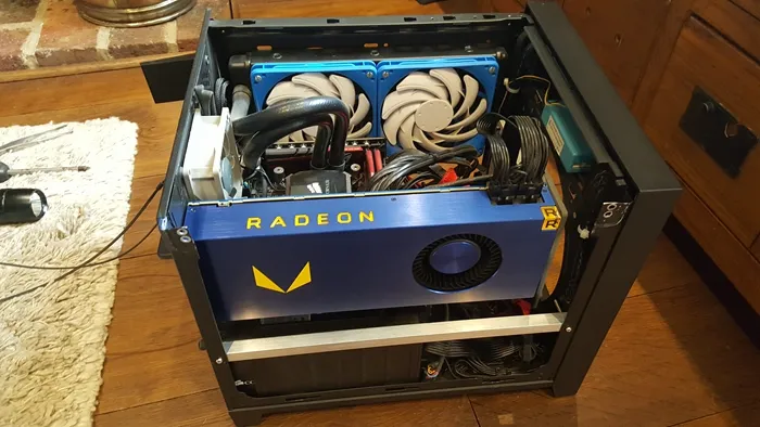 Radeon Vega Frontier玩《巫师3》性能不错，帧率接近GTX 1080
