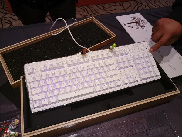 艾芮克K76m Fun Illuminate：一款兼容乐高积木的背光机械键盘