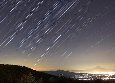 “流星雨之王”狮子座流星雨17日极大 明亮火流星值得期待