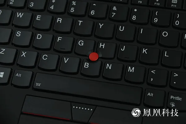 ThinkPad X1 Carbon 2017体验：经典与创新的碰撞