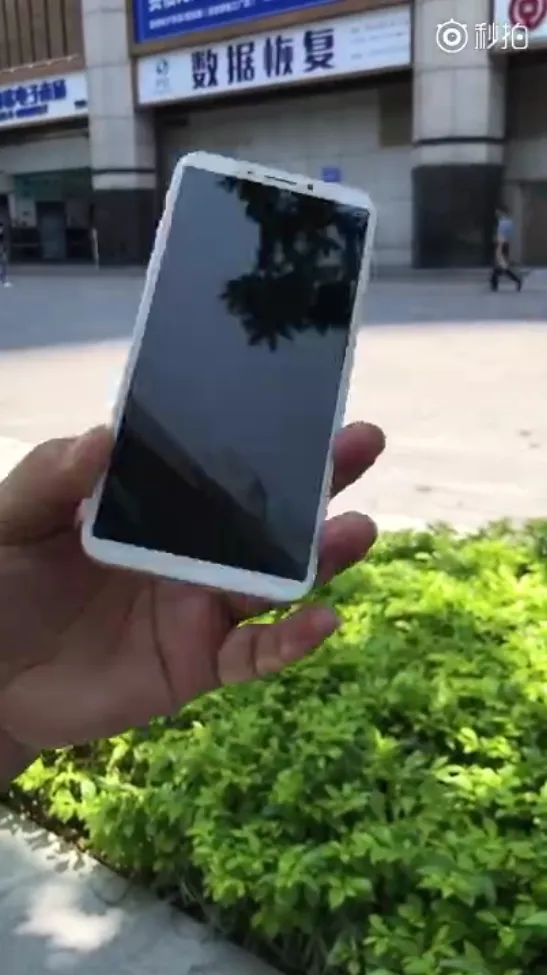 国产iPhone 8真机上手视频曝光：背部指纹