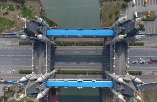 苏州出现山寨“伦敦塔桥”：比真的更宏伟
