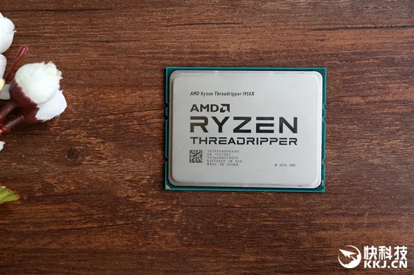 AMD Ryzen ThreadRipper开箱图赏：12核、16核大开眼界