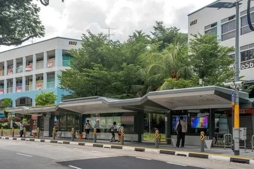 新加坡的智能公交车站 想让等待变得有趣